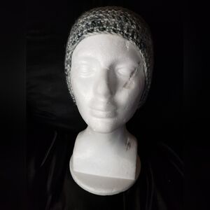 Handmade Gray/Black Ombre Slouch Beanie – Unisex – Homespun Utopia